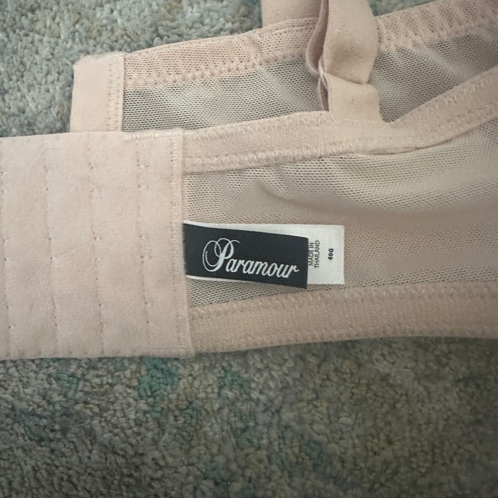 Paramour 40G bra, nude color, lace accents. - Picture 2 of 2